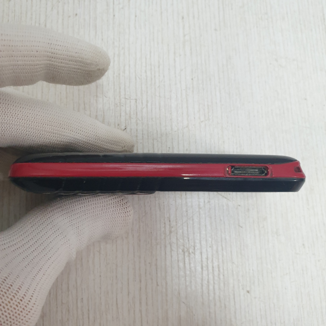 Мобильный телефон Samsung GT-E1080i, с зарядкой, в рабочем состоянии. Картинка 6